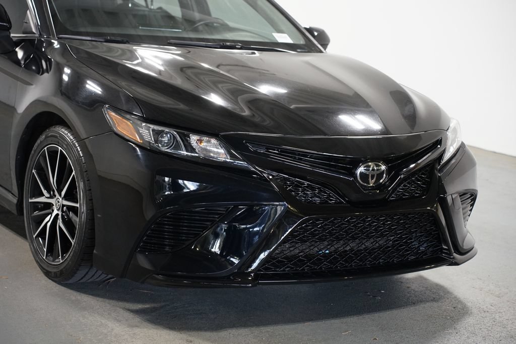 Used 2022 Toyota Camry SE FWD image 4