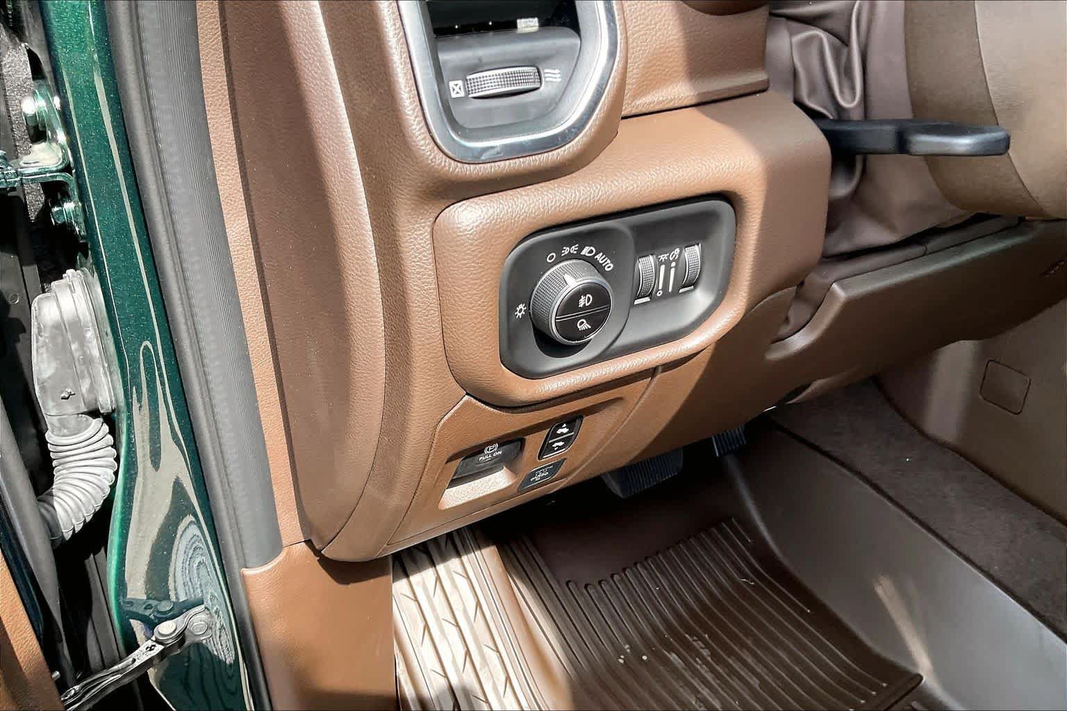 New 2027 RAM 1500 Laramie w/ Laramie Preferred Package AWD/4WD image 17
