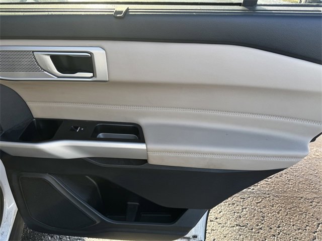 Used 2024 Ford Explorer Limited image 16