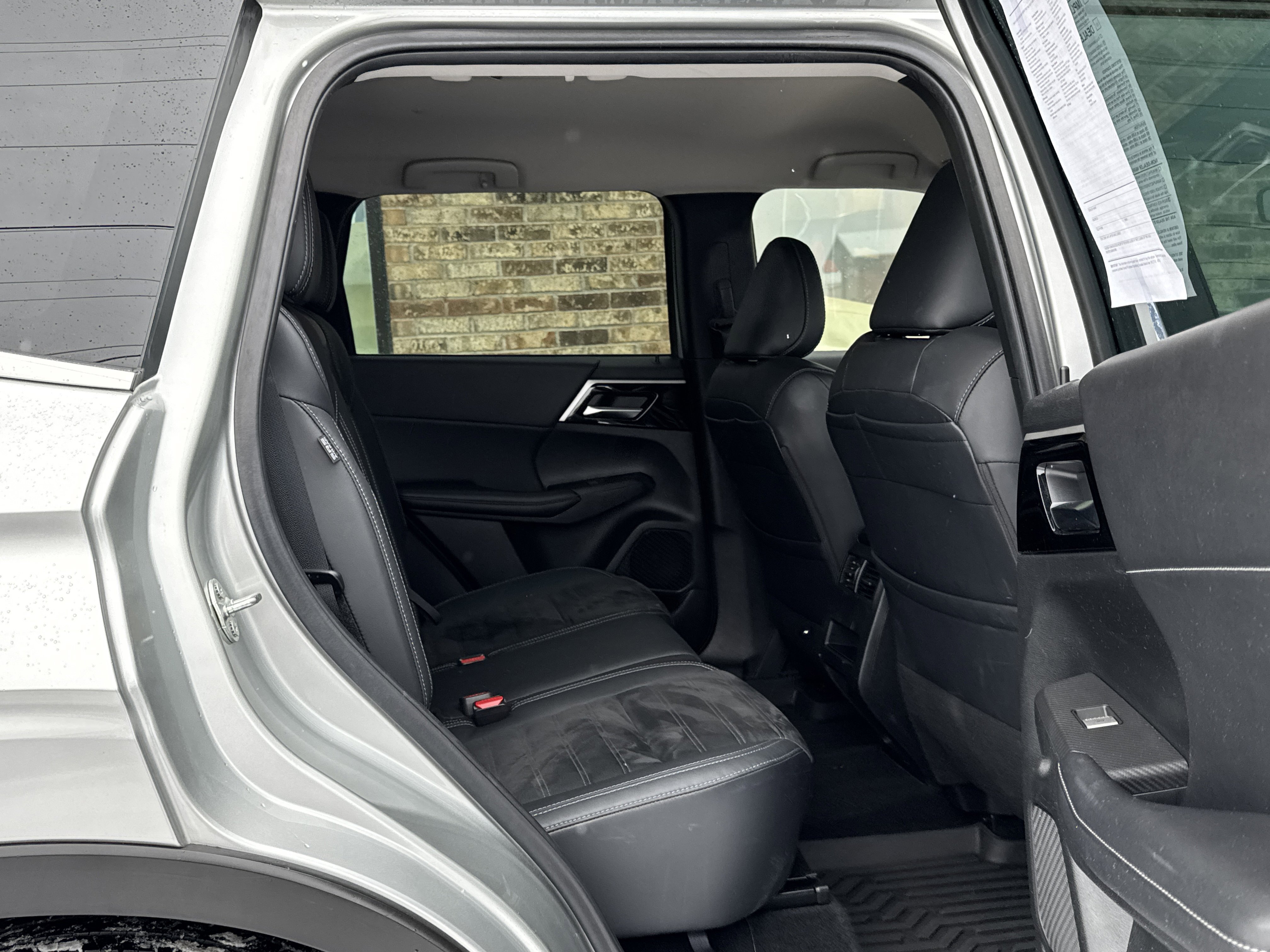 Used 2022 Mitsubishi Outlander SE image 14