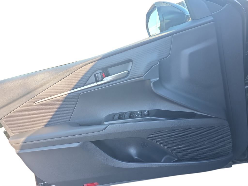 Used 2025 Toyota Camry SE image 17