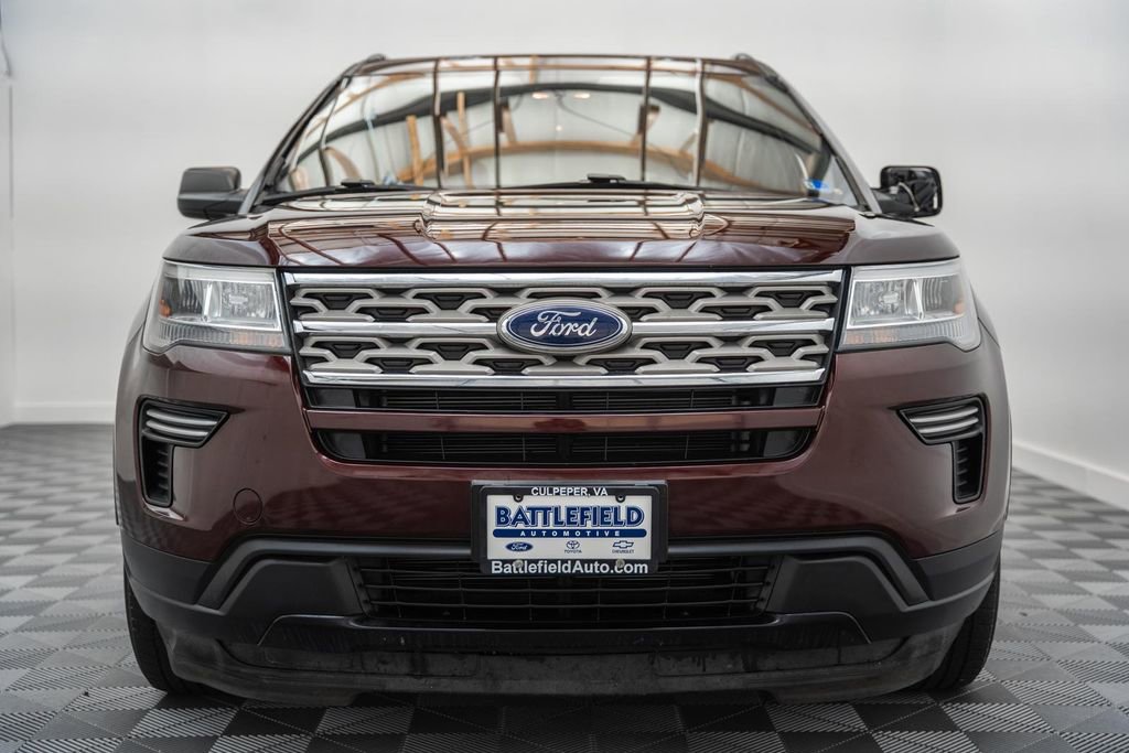 Used 2018 Ford Explorer XLT AWD/4WD image 2