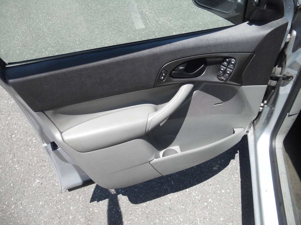 Used 2006 Ford Focus SES FWD image 27
