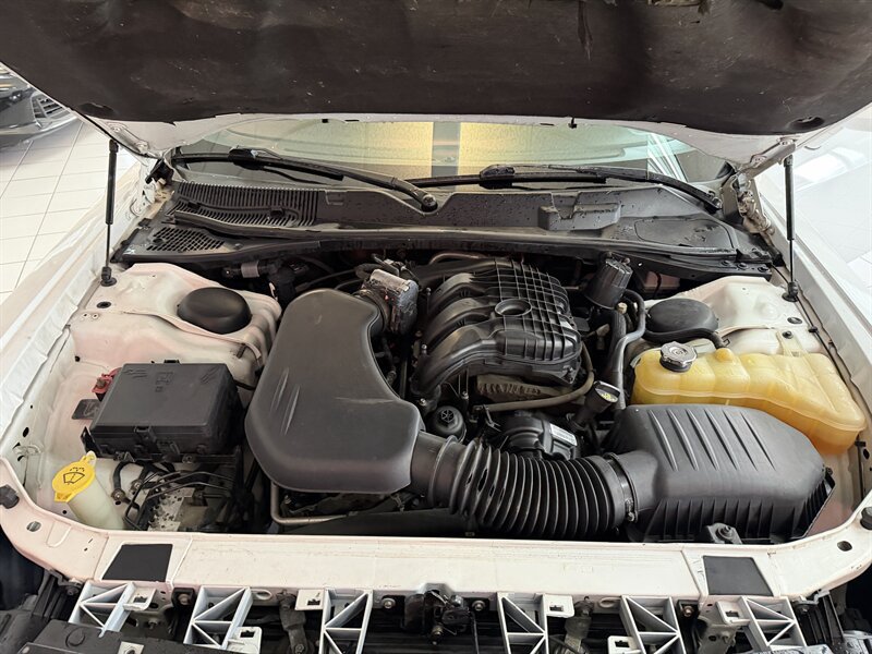 Used 2016 Dodge Challenger SXT RWD image 26