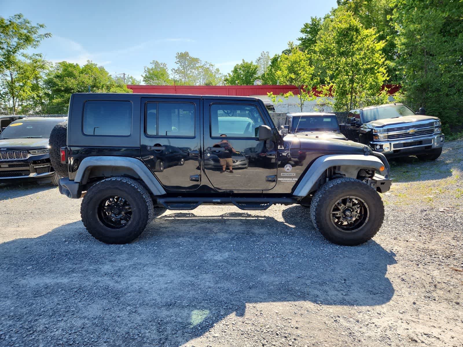 Used 2010 Jeep Wrangler Unlimited Sport AWD/4WD image 6