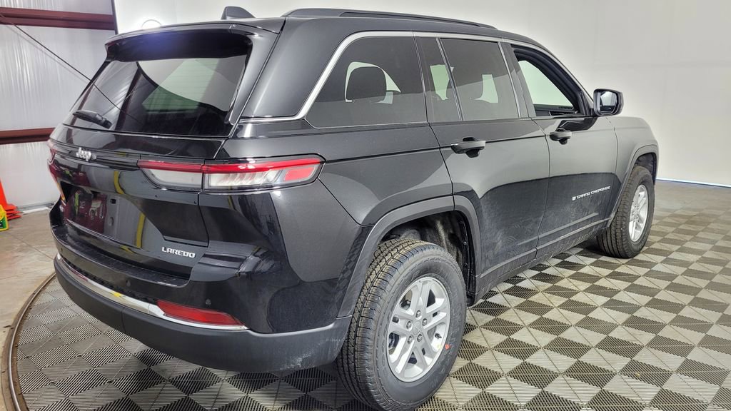 New 2025 Jeep Grand Cherokee Laredo w/ Luxury Tech Group I image 8