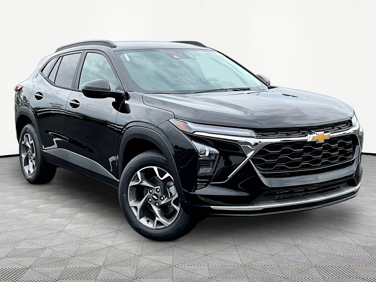 New 2026 Chevrolet Trax LT w/ LT Convenience Package FWD image 3