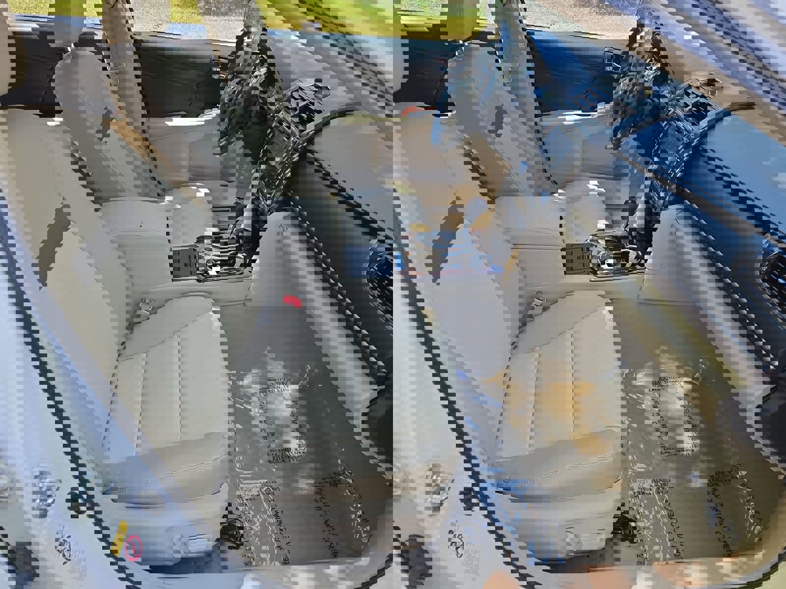 Used 2013 Toyota Camry XLE w/ Leather Pkg image 10