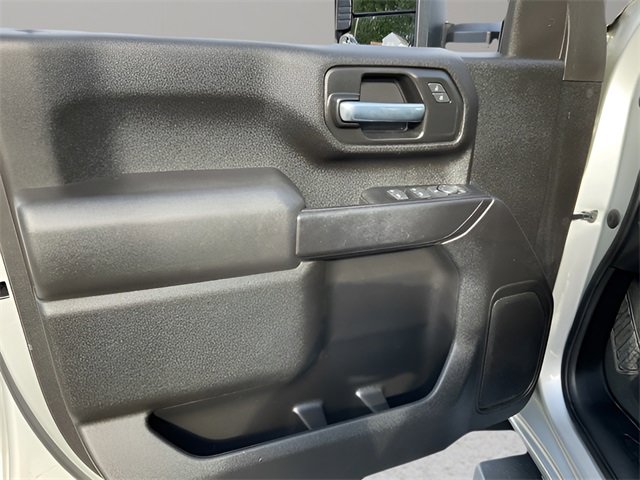 Used 2023 Chevrolet Silverado 2500 Custom w/ Custom Convenience Package image 6