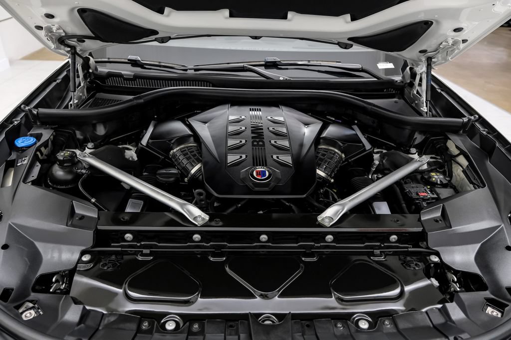 Used 2025 BMW ALPINA XB7 AWD/4WD image 57