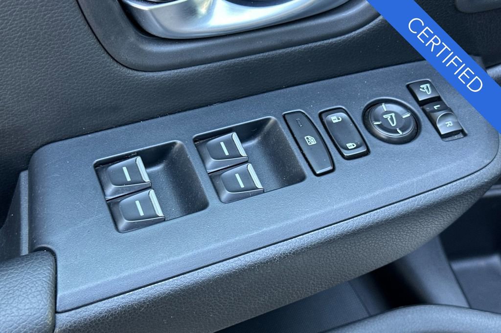 Certified 2025 Honda Pilot Black Edition image 12