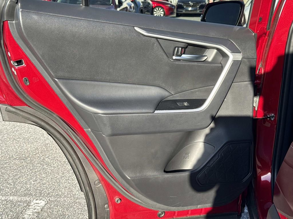 Used 2025 Toyota RAV4 XLE w/ Convenience Package FWD image 13