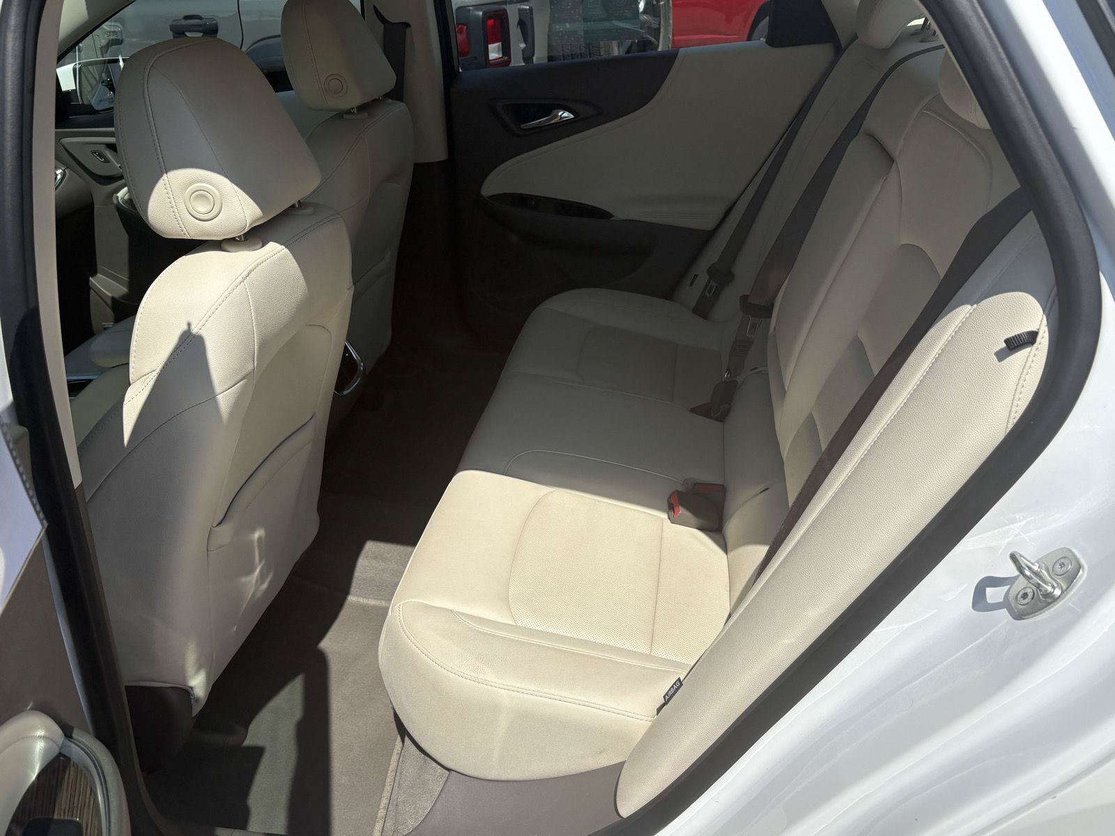 Used 2024 Chevrolet Malibu LT FWD image 15