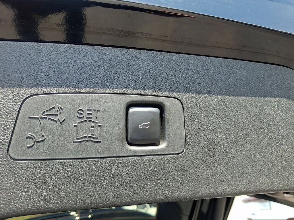 Certified 2023 Lincoln Corsair AWD image 31