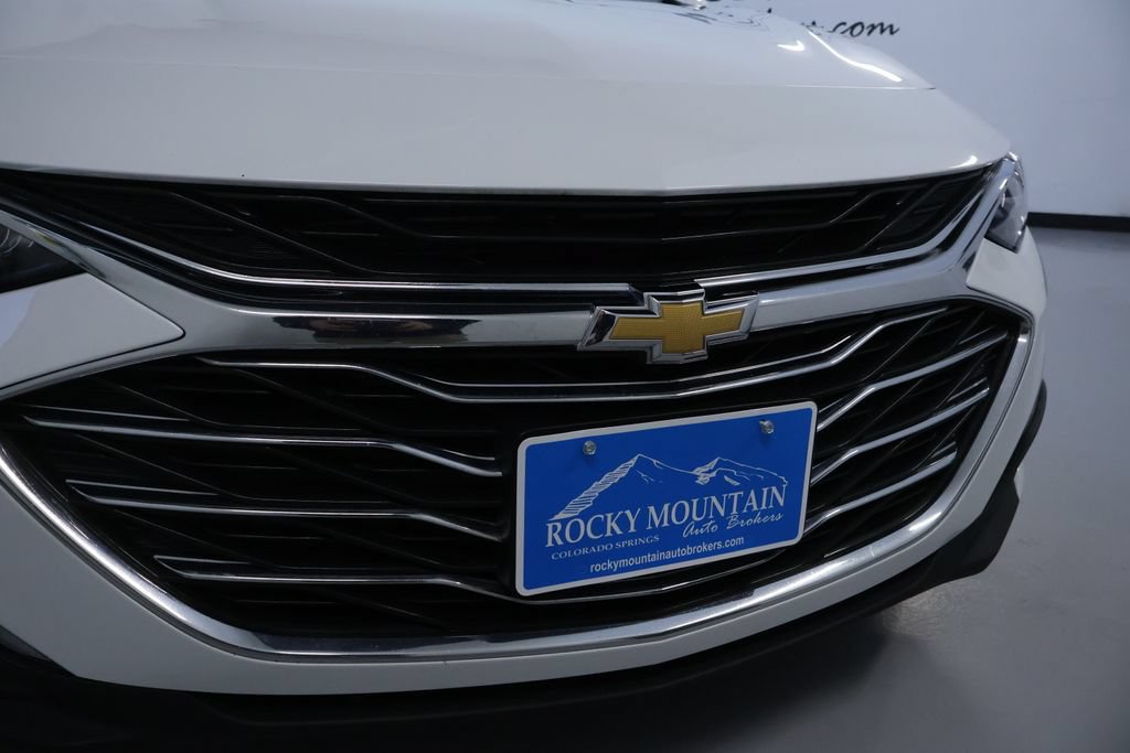 Used 2025 Chevrolet Malibu LT FWD image 9