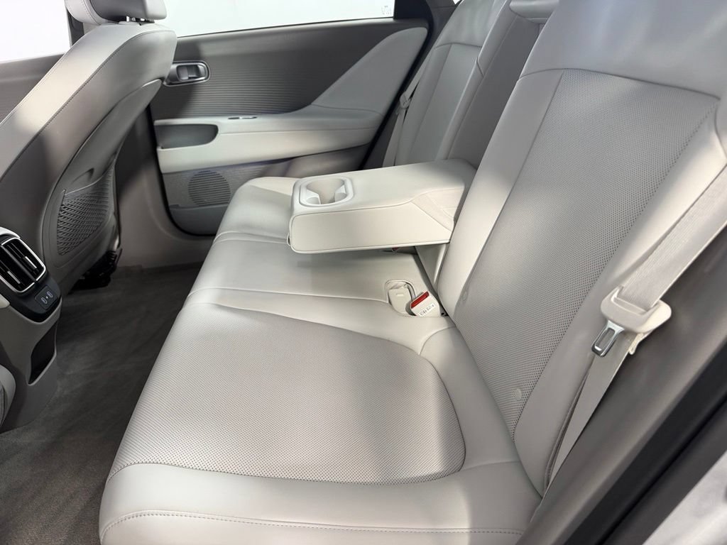 Used 2024 Hyundai Ioniq 6 SEL RWD image 27