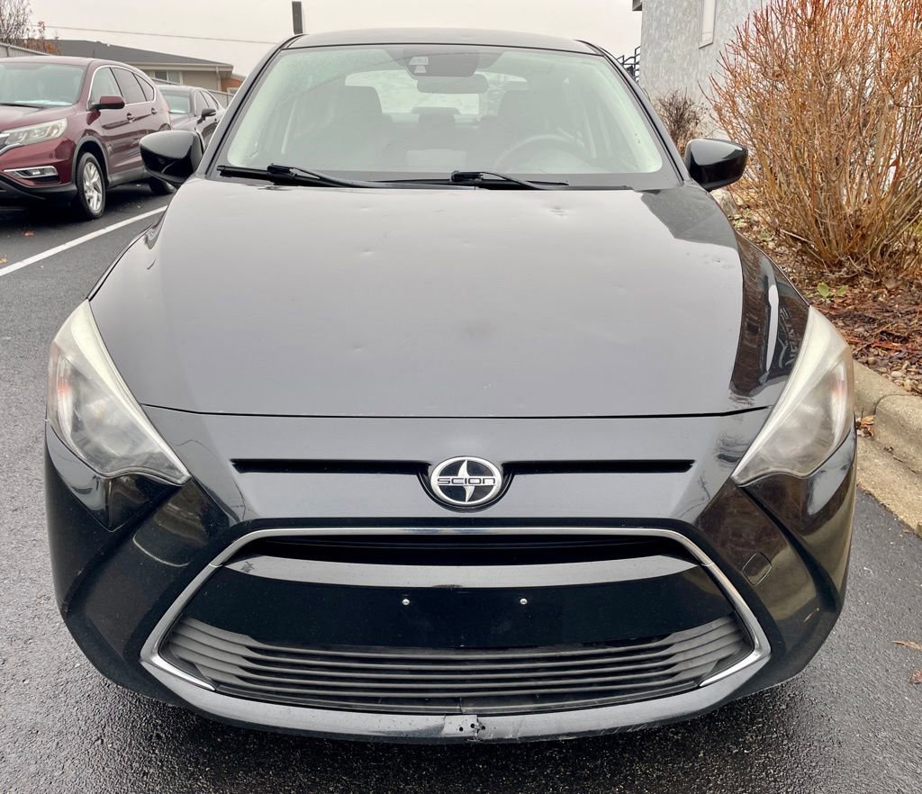 Used 2016 Scion iA FWD image 3