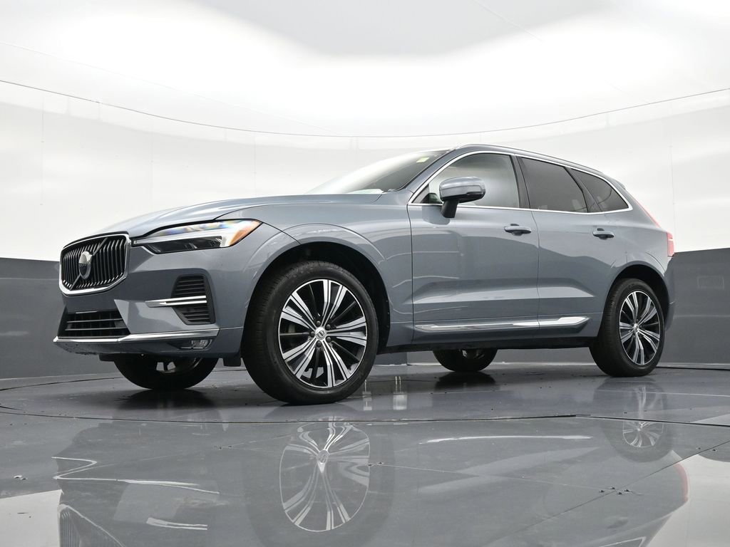 Used 2022 Volvo XC60 B5 Inscription image 24