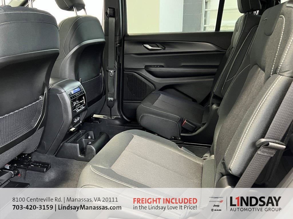 New 2025 Jeep Grand Cherokee L Laredo w/ Luxury Tech Group I image 19