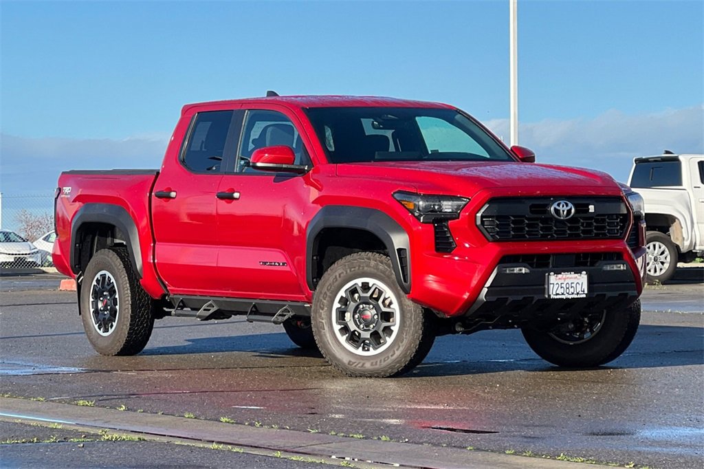 Used 2024 Toyota Tacoma TRD Off-Road image 2