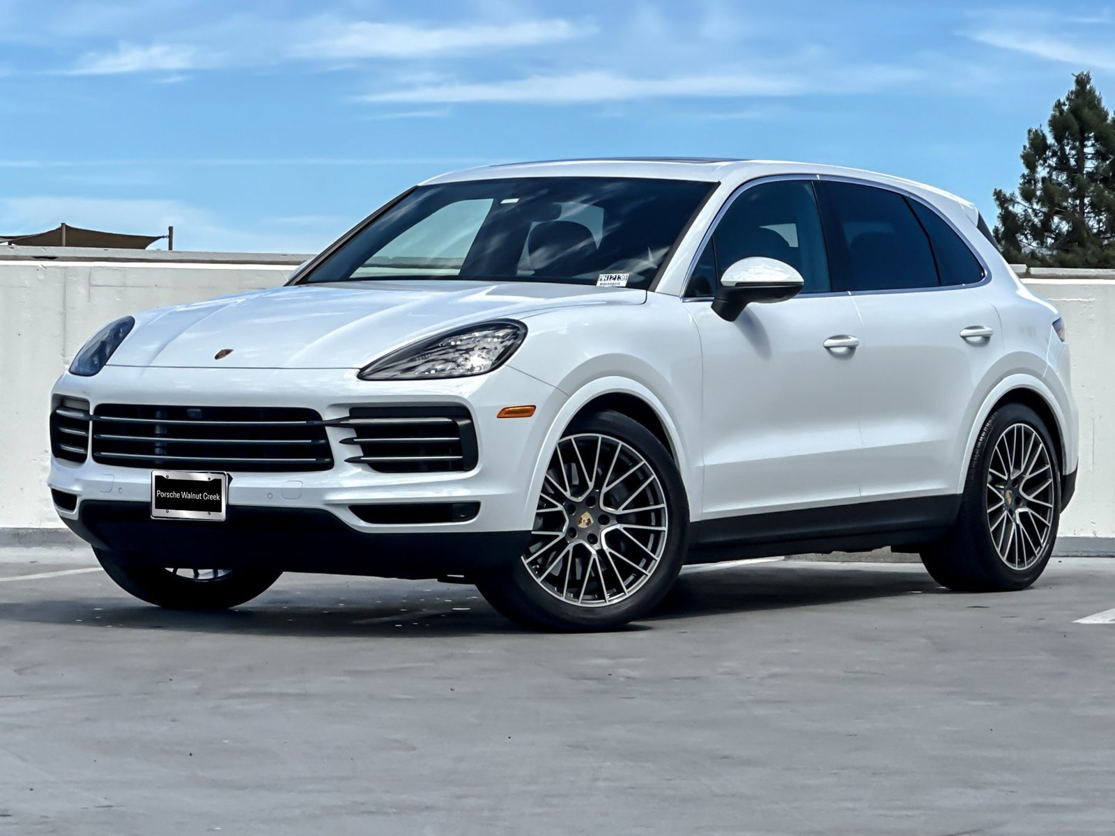 Certified 2022 Porsche Cayenne S AWD/4WD image 1