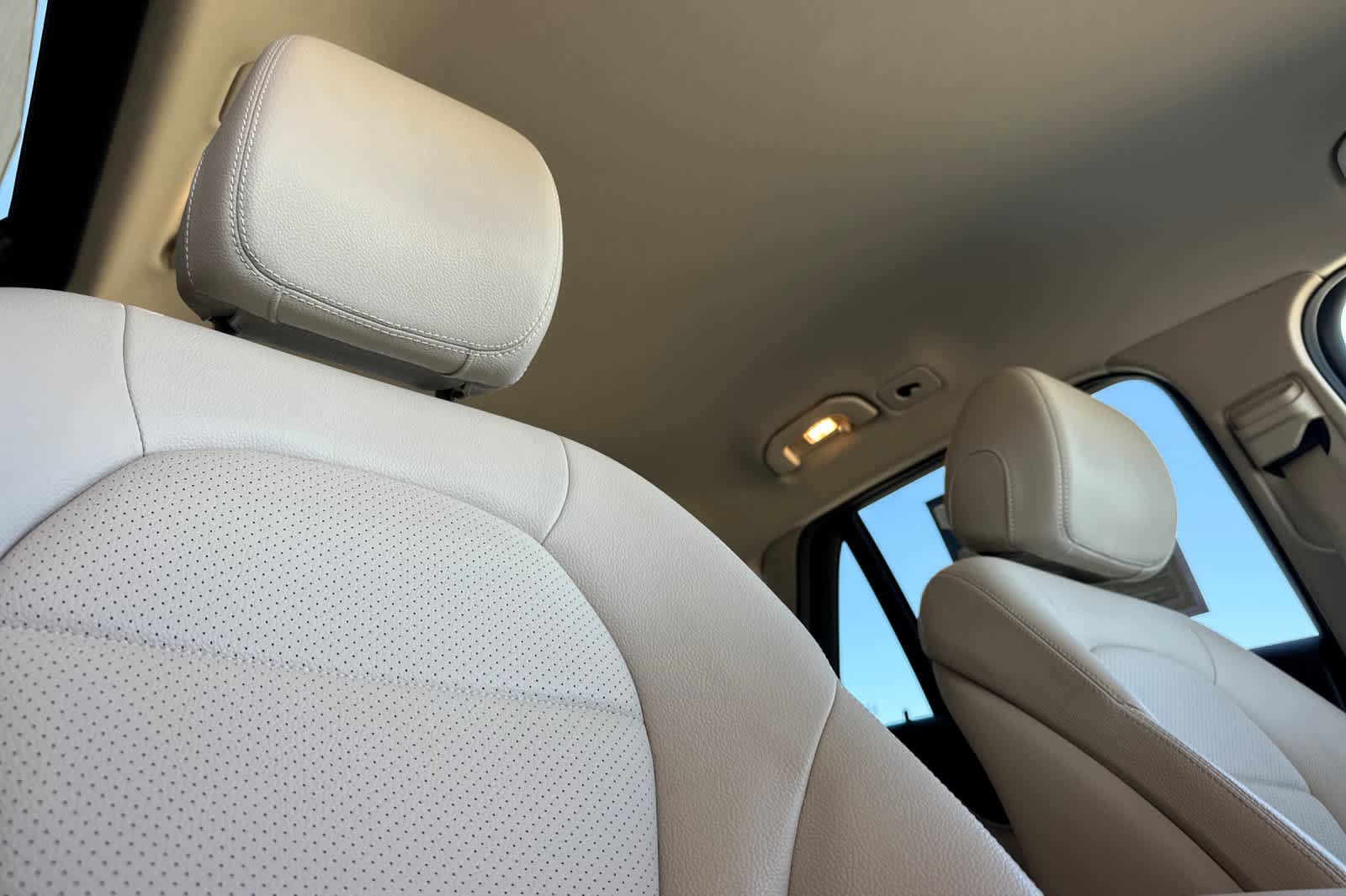 Used 2022 Mercedes-Benz GLC 300 4MATIC image 16