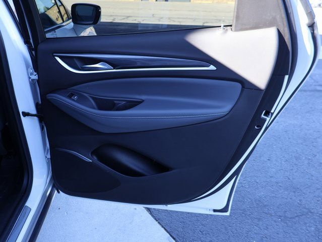 Used 2021 Buick Enclave Essence image 13