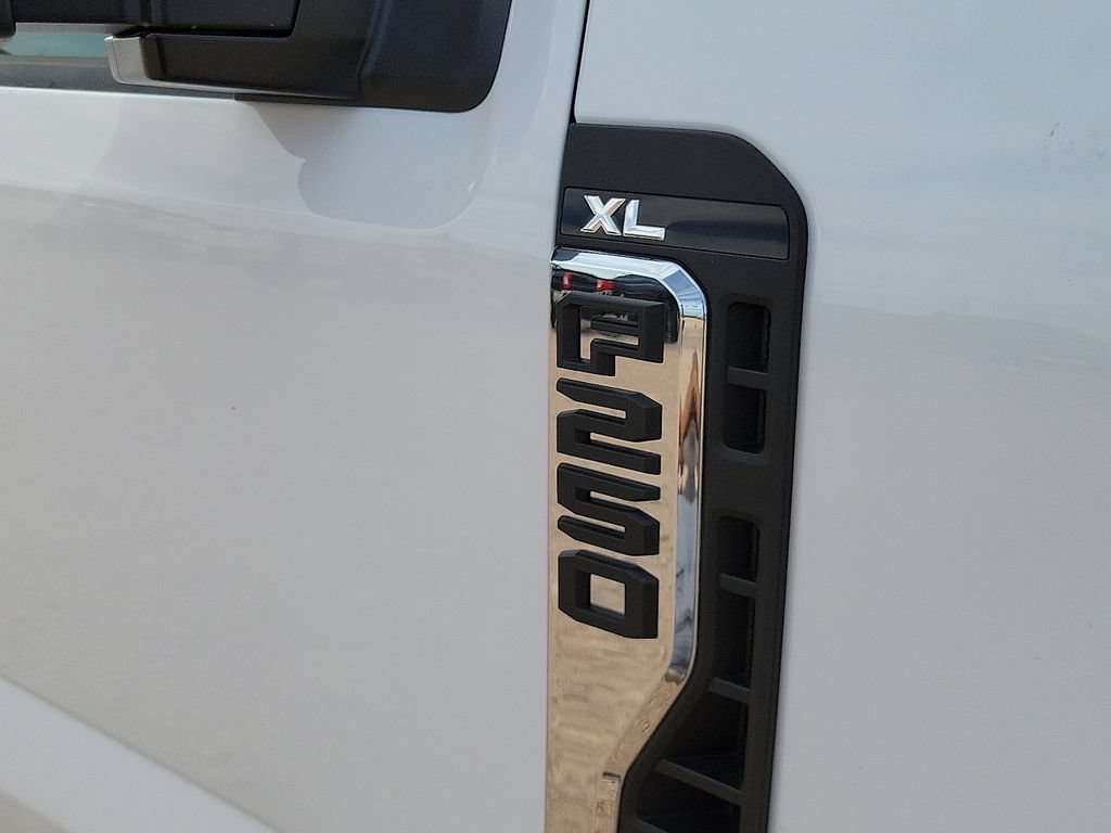 New 2026 Ford F250 XL w/ XL Off-Road Package AWD/4WD image 13