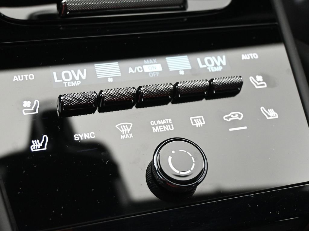 Certified 2025 Porsche Cayenne GTS AWD/4WD image 13