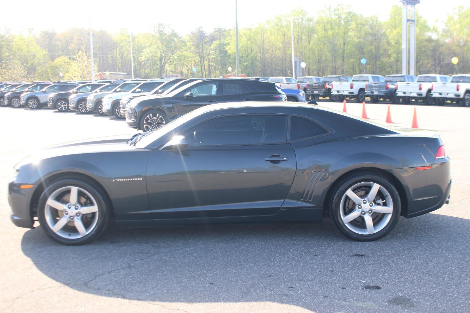 Used 2015 Chevrolet Camaro LT w/ 1LT Preferred Package image 4