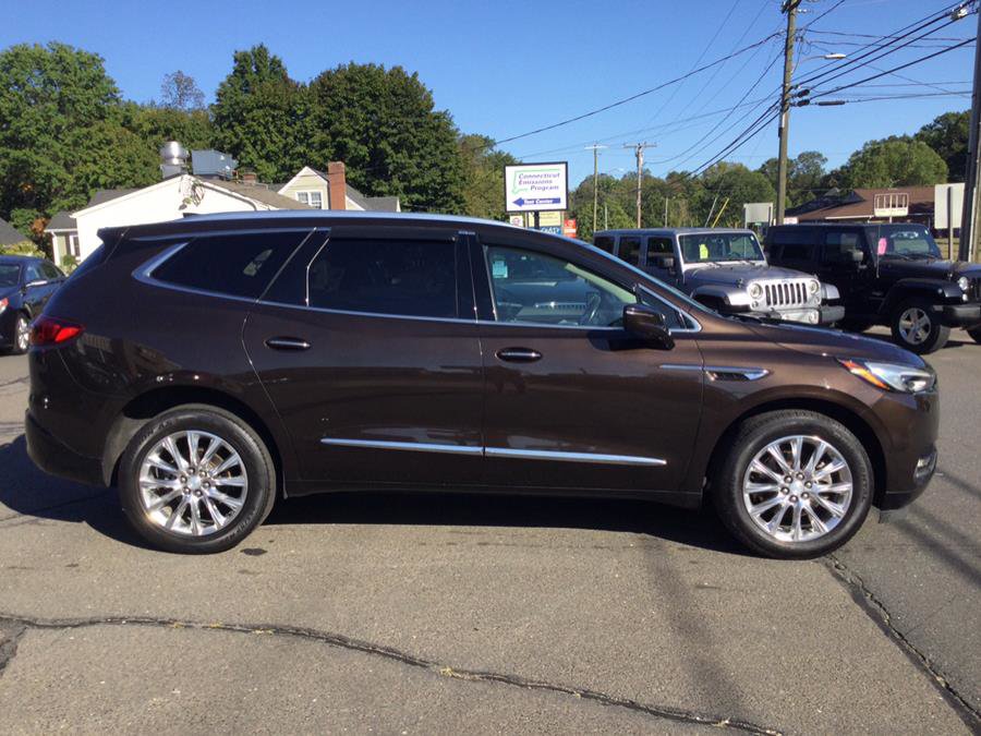 Used 2018 Buick Enclave Essence w/ Trailering Package image 4