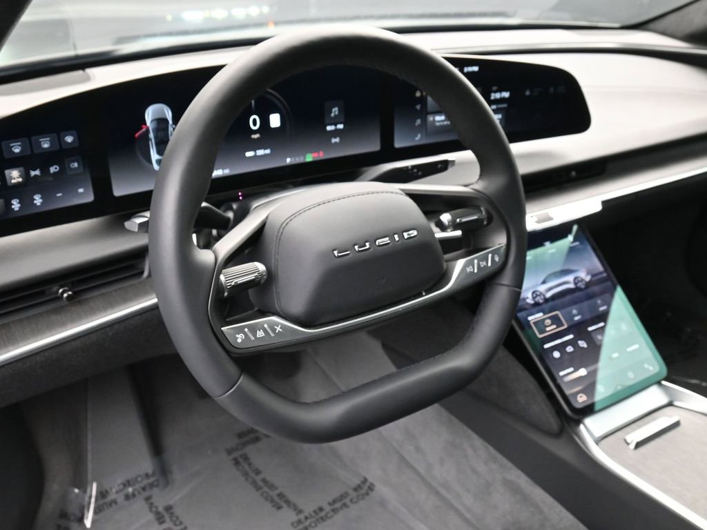 Used 2025 Lucid Air Touring image 7