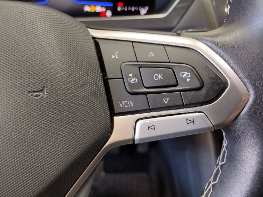 Used 2023 Volkswagen Tiguan SE AWD/4WD image 27