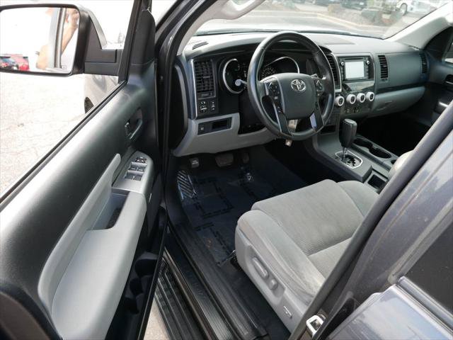 Certified 2019 Toyota Sequoia SR5 AWD/4WD image 11