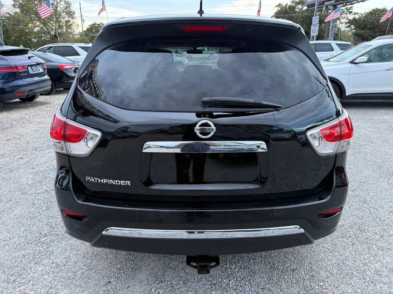 Used 2014 Nissan Pathfinder S image 4