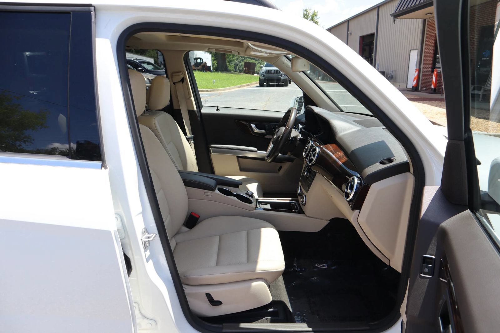 Used 2015 Mercedes-Benz GLK 350 2WD image 18