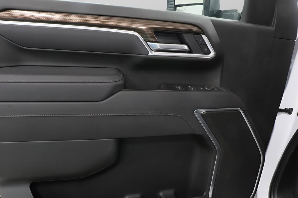 Used 2025 Chevrolet Silverado 2500 LT w/ Convenience Package image 21