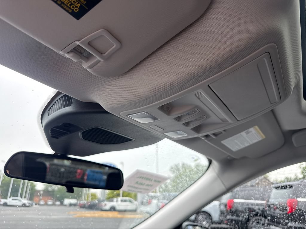 Used 2025 Ford Escape SE FWD image 38