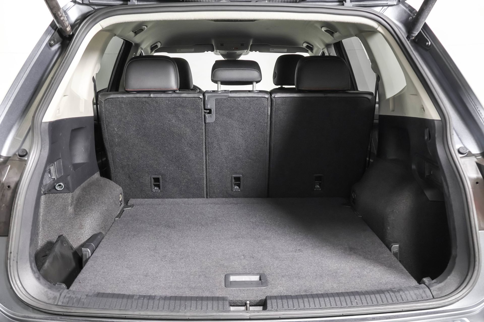 Used 2024 Volkswagen Tiguan Wolfsburg Edition image 37