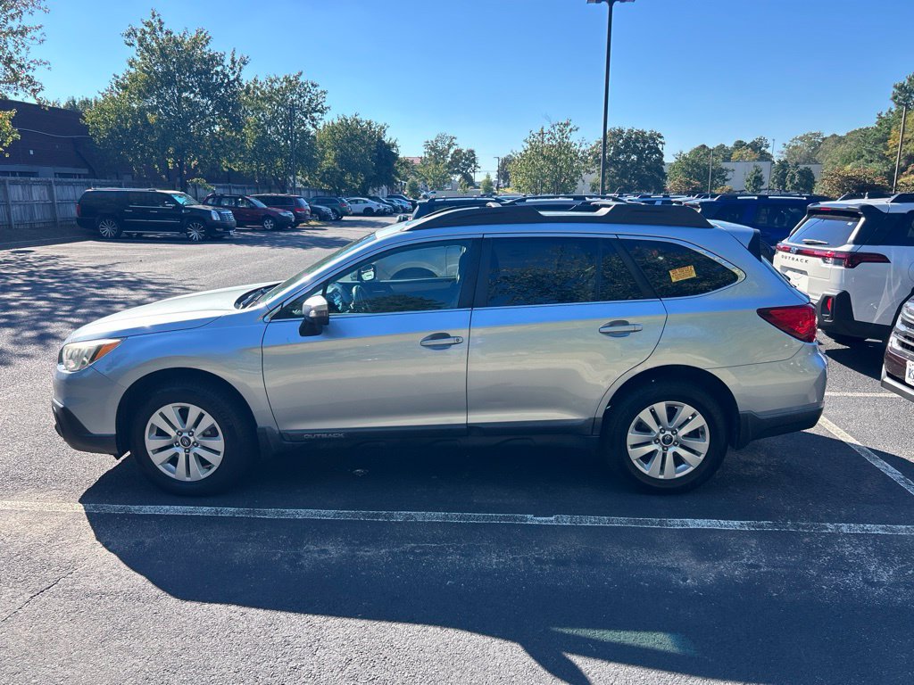 Used 2017 Subaru Outback 2.5i Premium AWD/4WD image 6