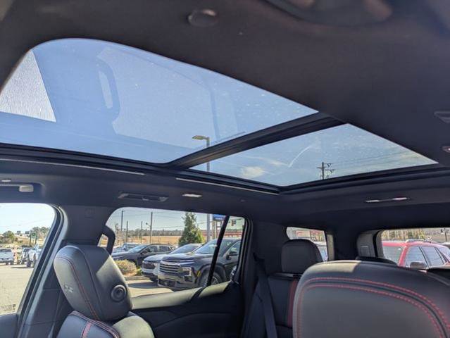 New 2026 Chevrolet Traverse RS w/ LPO, Floor Liner Package image 24