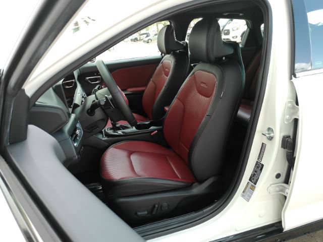 Used 2025 Kia K4 GT-Line w/ GT-Line Premium Package FWD image 6