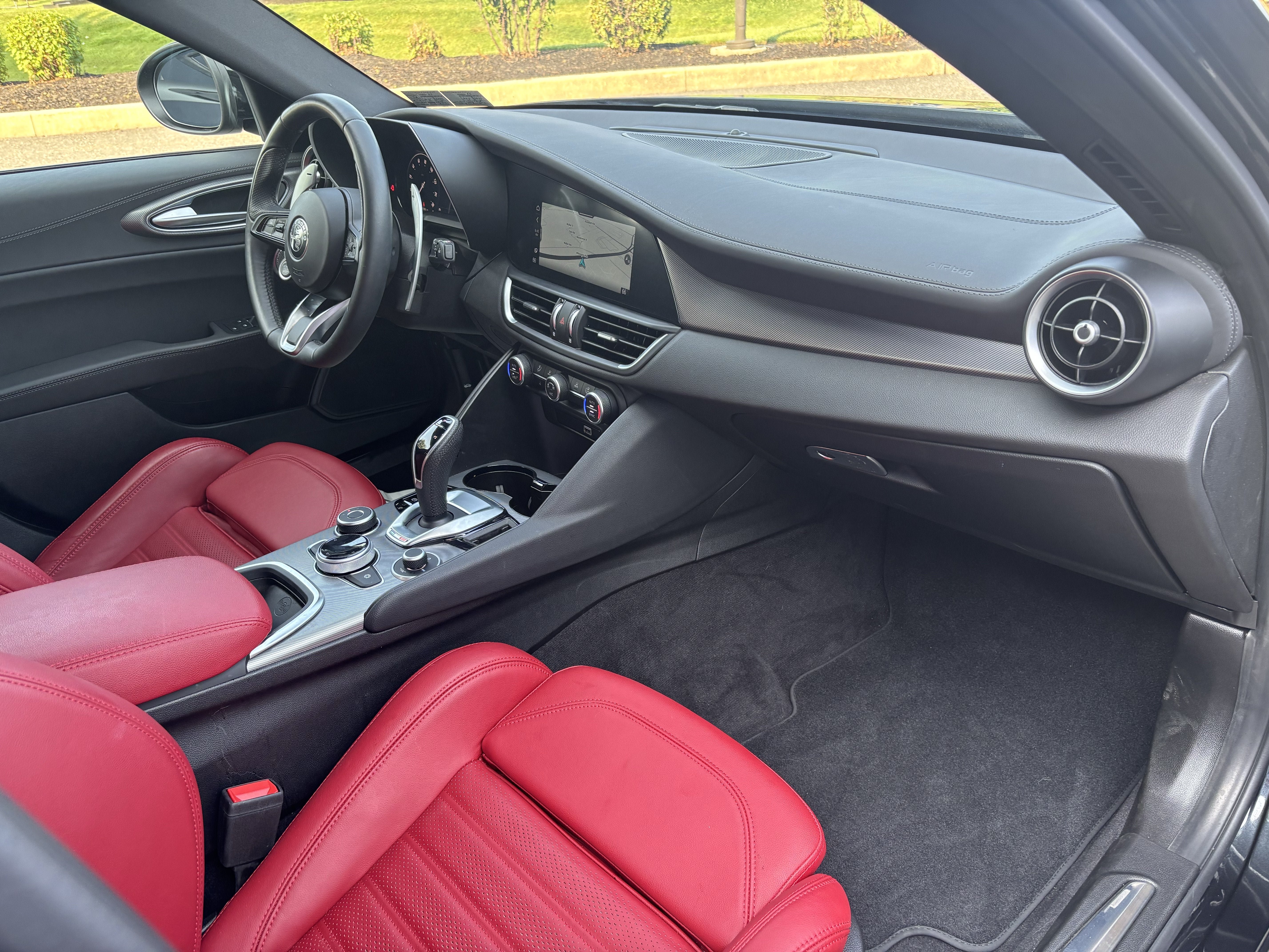 Used 2024 Alfa Romeo Giulia Veloce AWD/4WD image 19