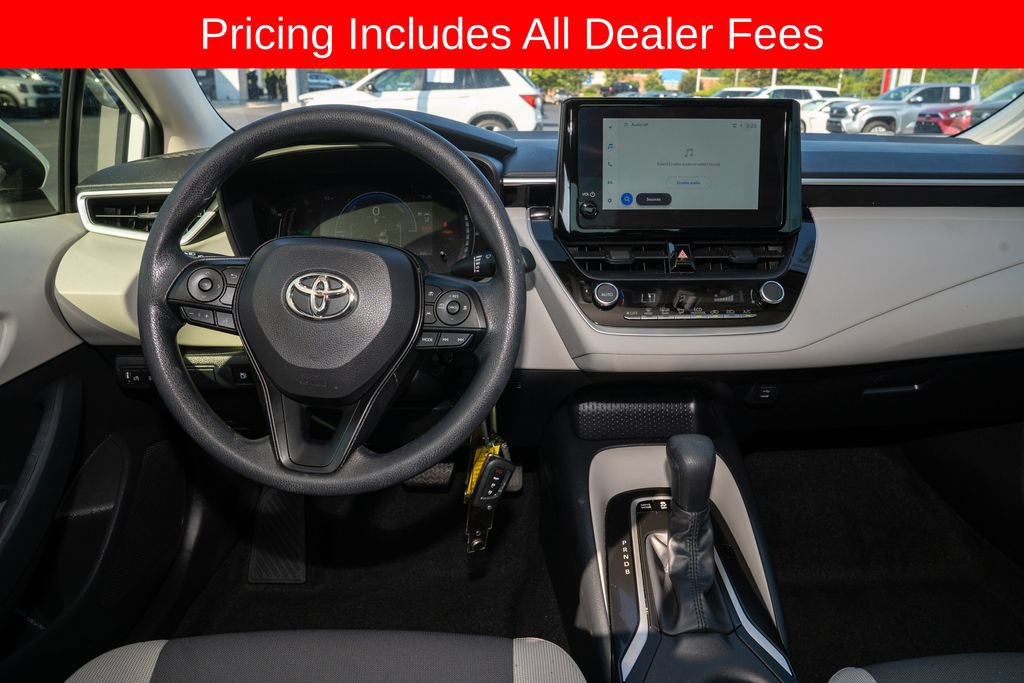 Used 2026 Toyota Corolla LE FWD image 6