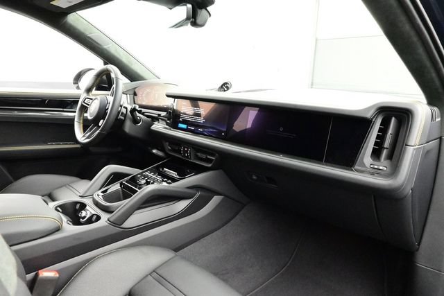 New 2026 Porsche Cayenne Turbo GT AWD/4WD image 19