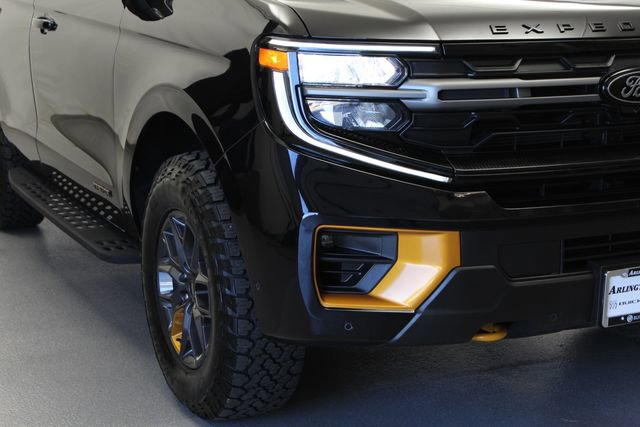 Used 2025 Ford Expedition Tremor AWD/4WD image 2