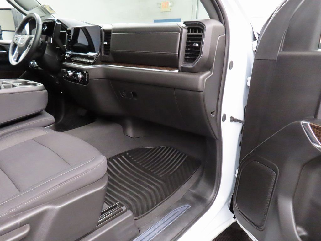 Used 2025 GMC Sierra 2500 SLE image 24