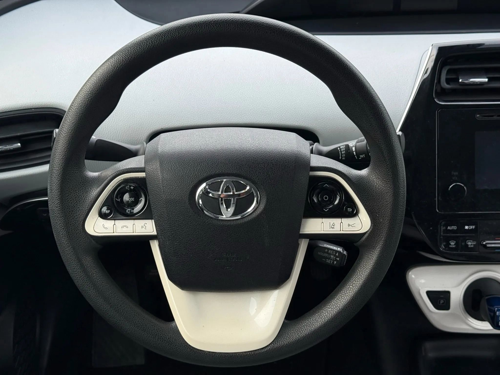 Used 2018 Toyota Prius Two image 31