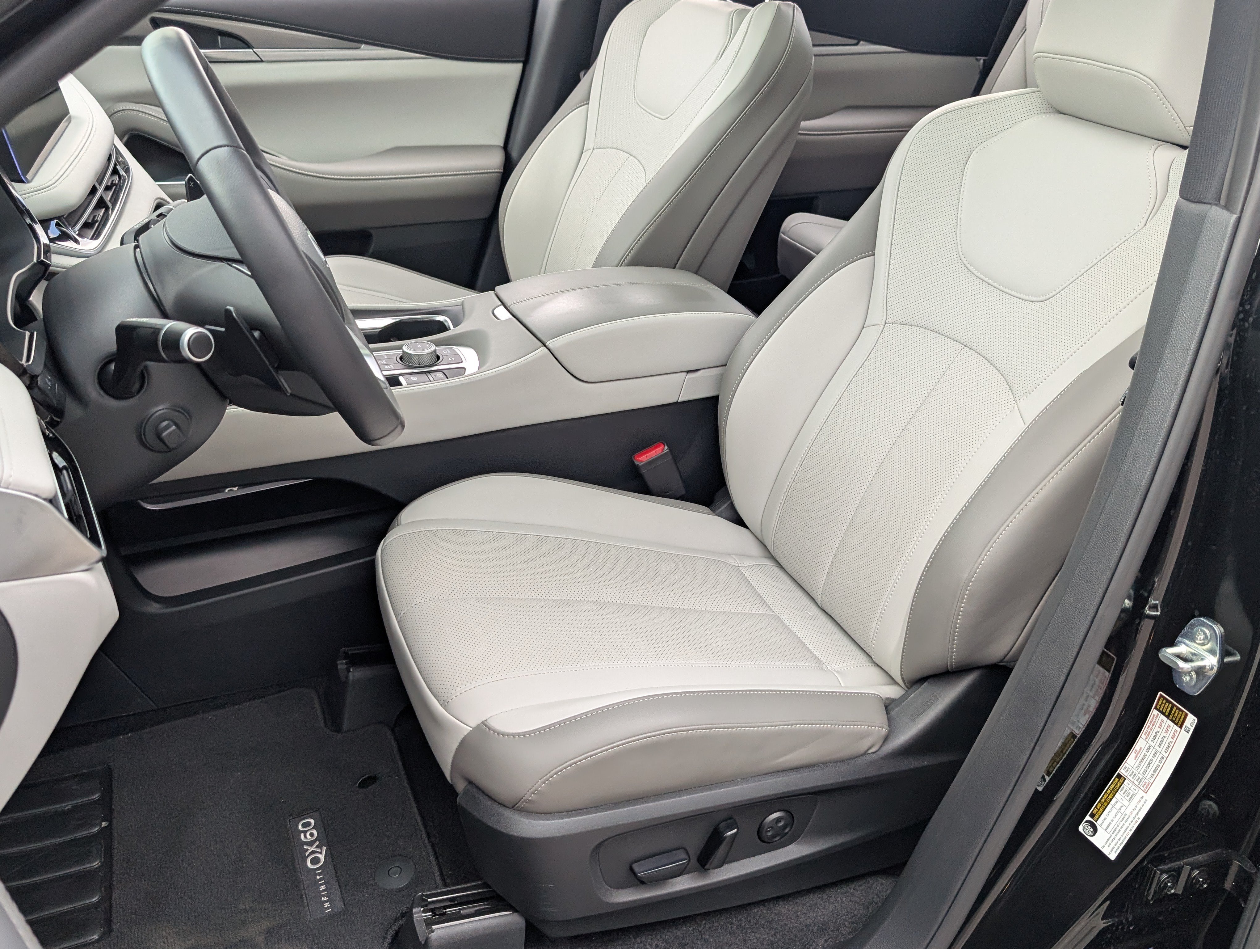 Used 2026 INFINITI QX60 Luxe w/ Cargo Package FWD image 17