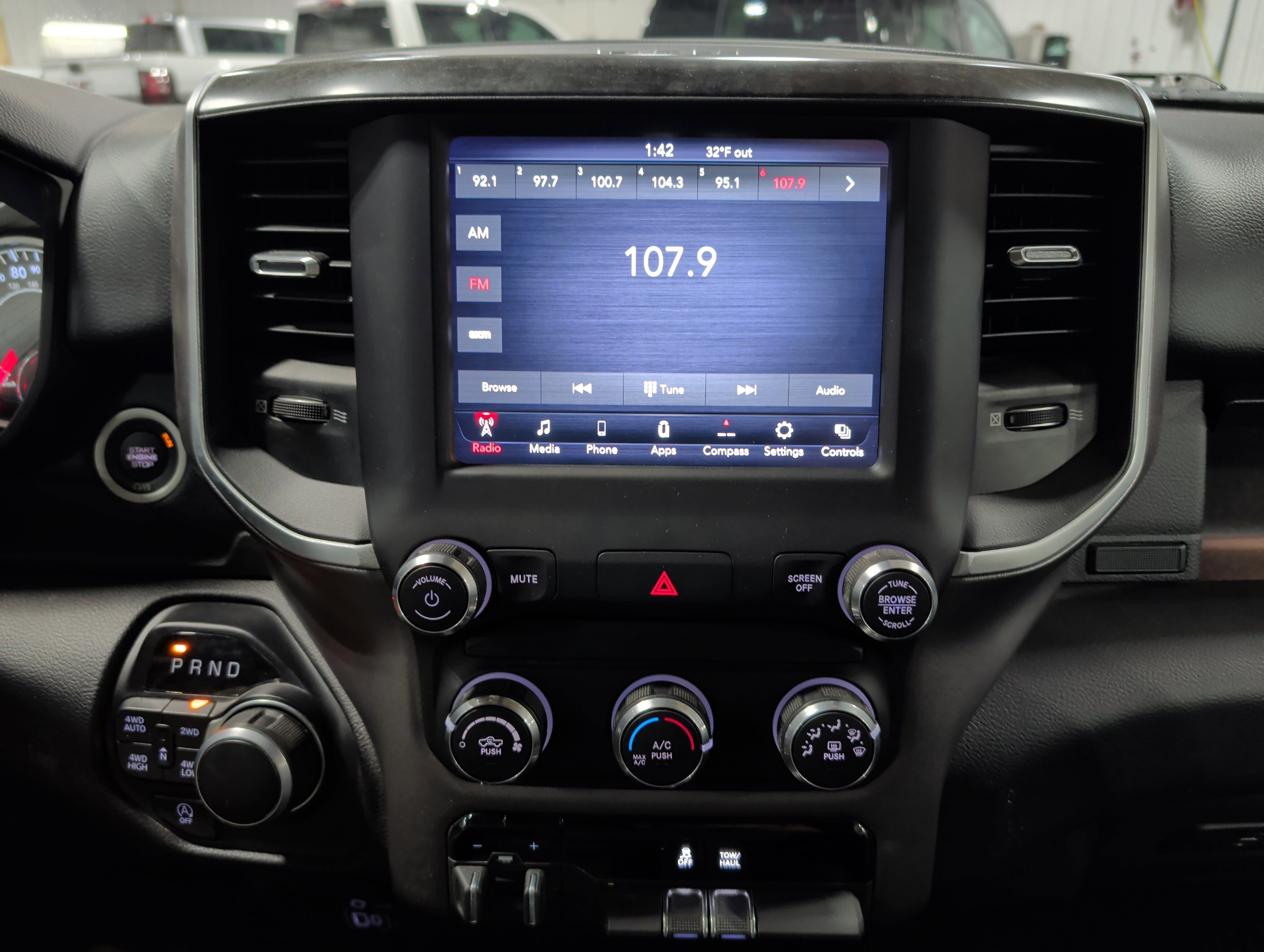 Used 2020 RAM 1500 Big Horn image 10